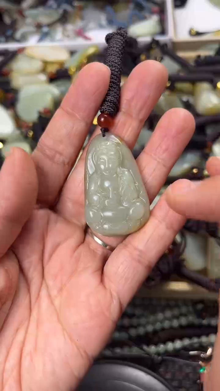 【闪购商品】和田玉颈饰未镶嵌多样性发货没有证书拍一发一有瑕