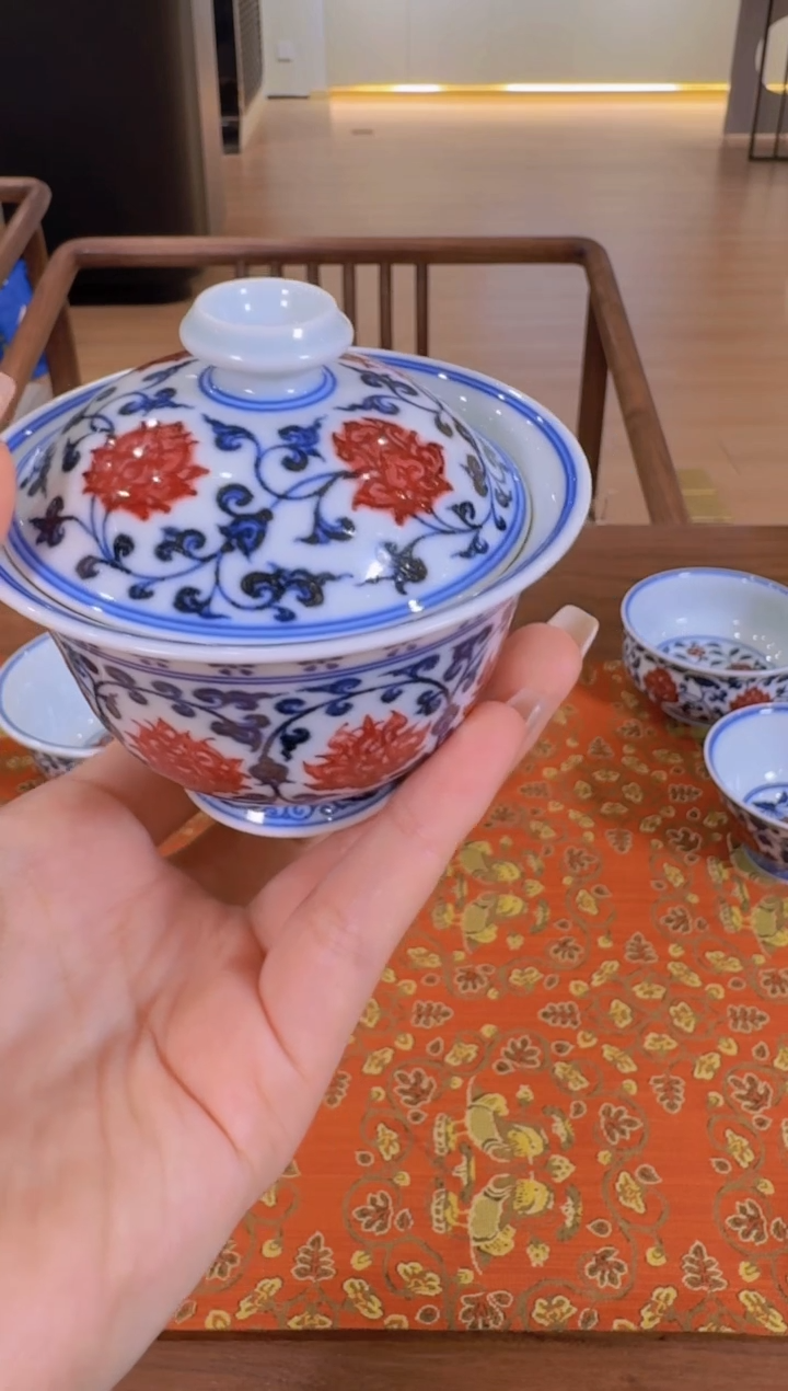 【闪购商品】杯永明尚玩缠枝莲双狮红绣球盖碗