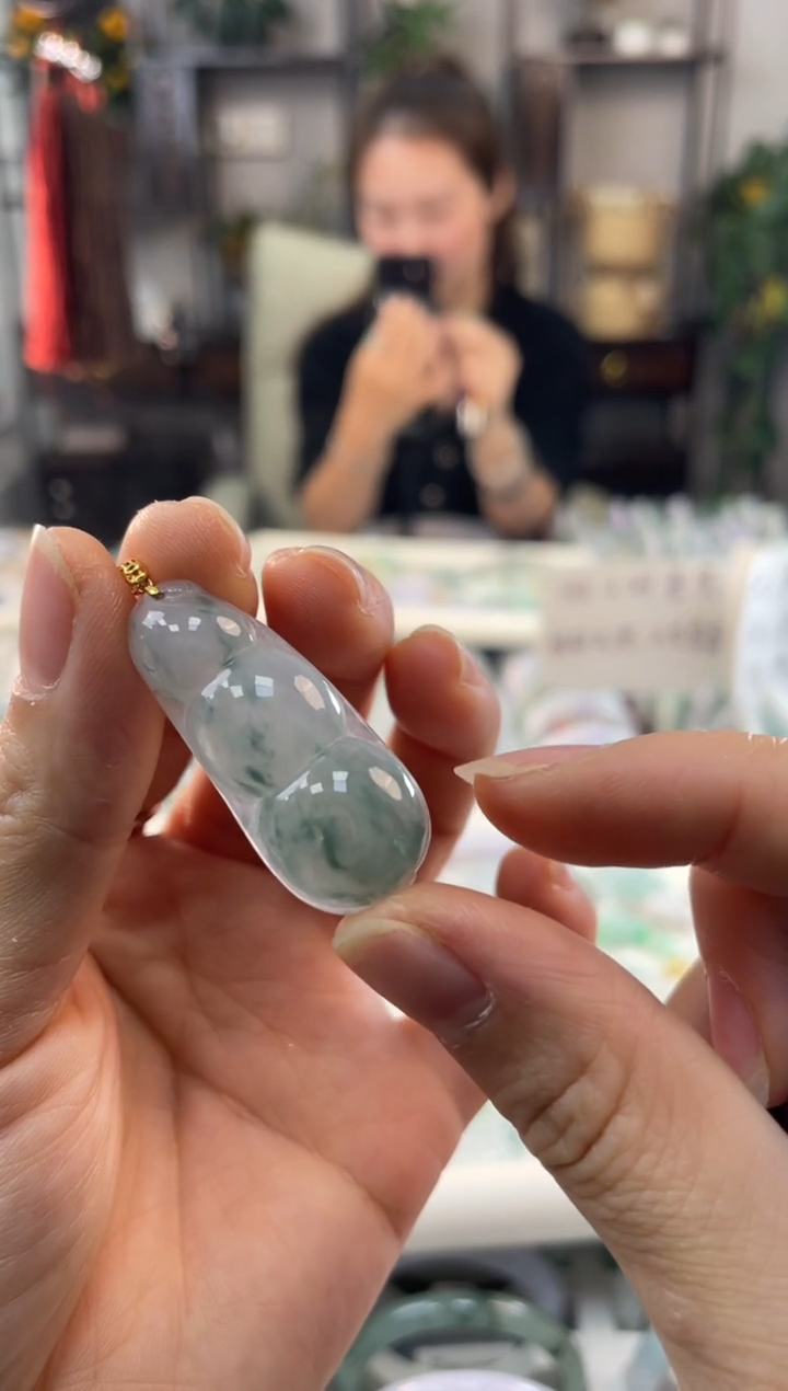 【闪购商品】翡翠吊坠(赠链)18K金镶嵌多样性发货 发一件