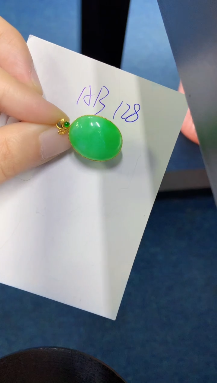 翡翠18K金镶嵌颈饰000000000