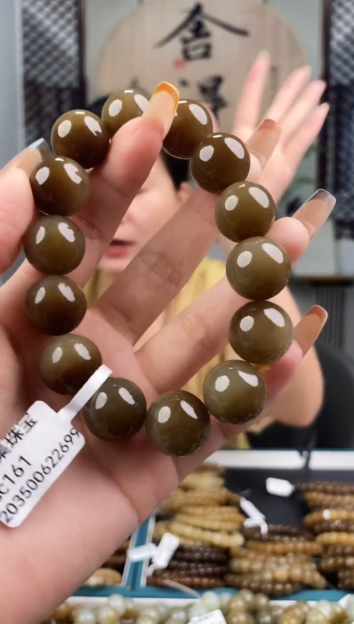 和田玉未镶嵌颈饰拍一发一