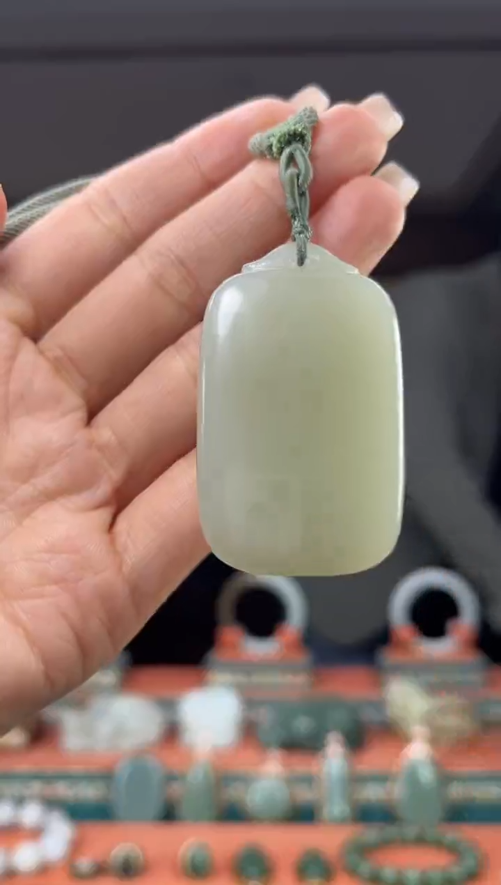 颈饰未镶嵌和田玉佩佩