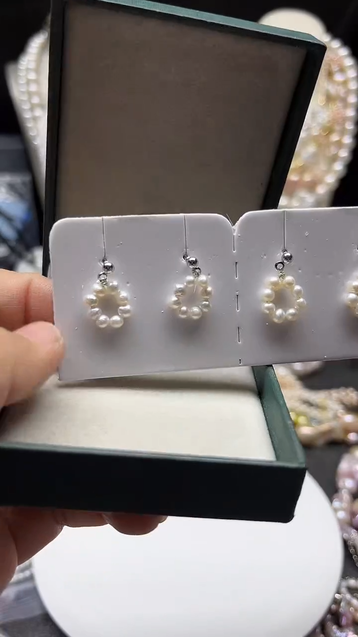 颈饰未镶嵌淡水珍珠多人