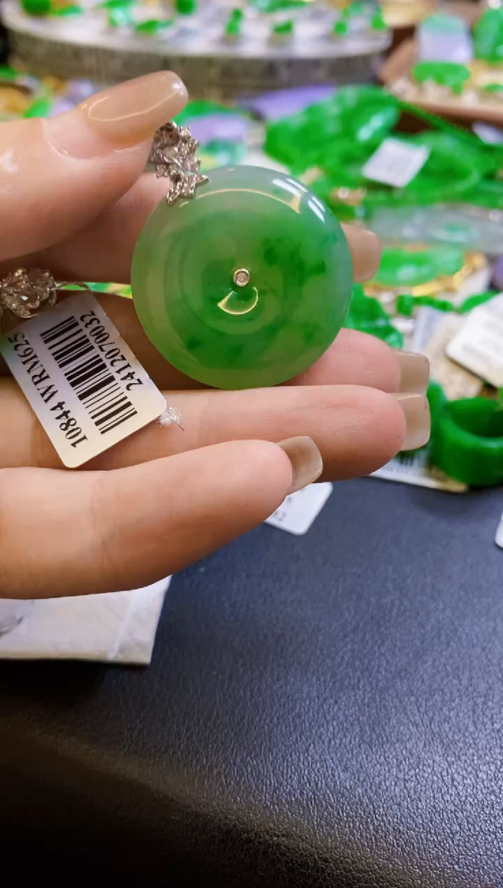 【闪购商品】定制翡翠18K金镶嵌扣