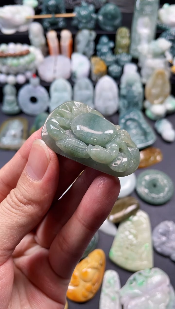 颈饰未镶嵌翡翠18  天然翡翠a货  螃蟹