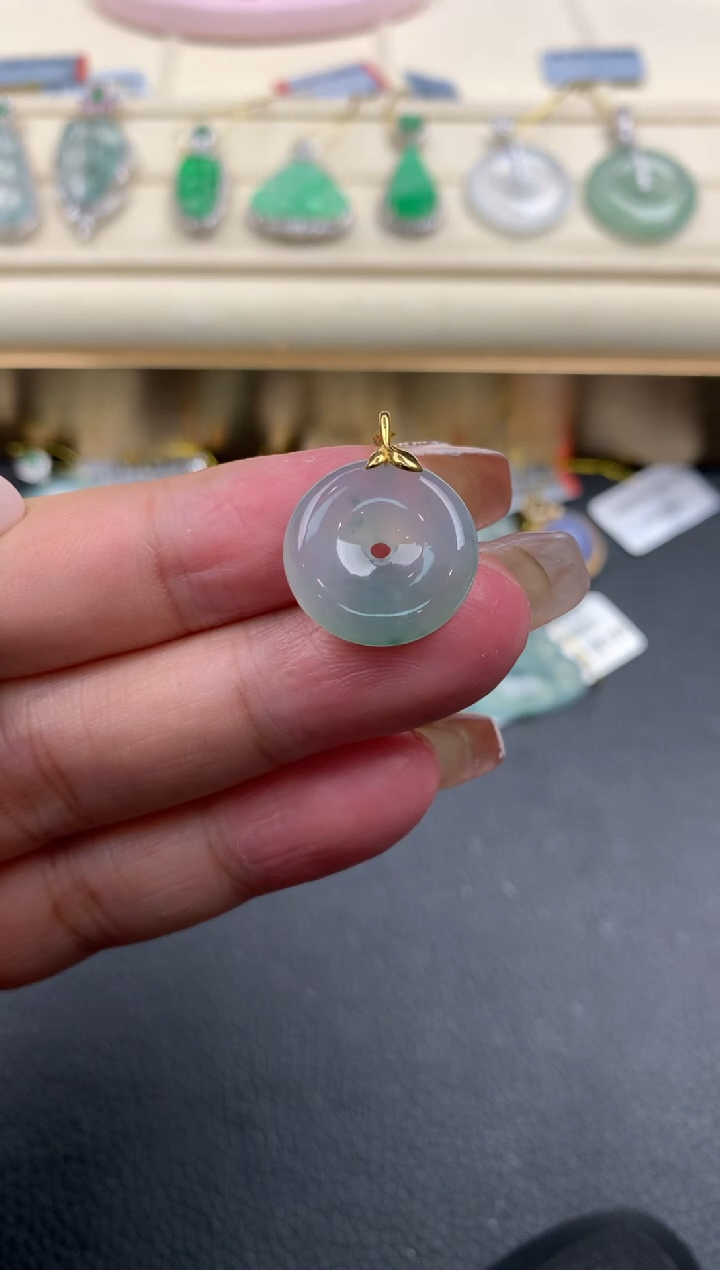 【闪购商品】翡翠颈饰18K金镶嵌Q261      