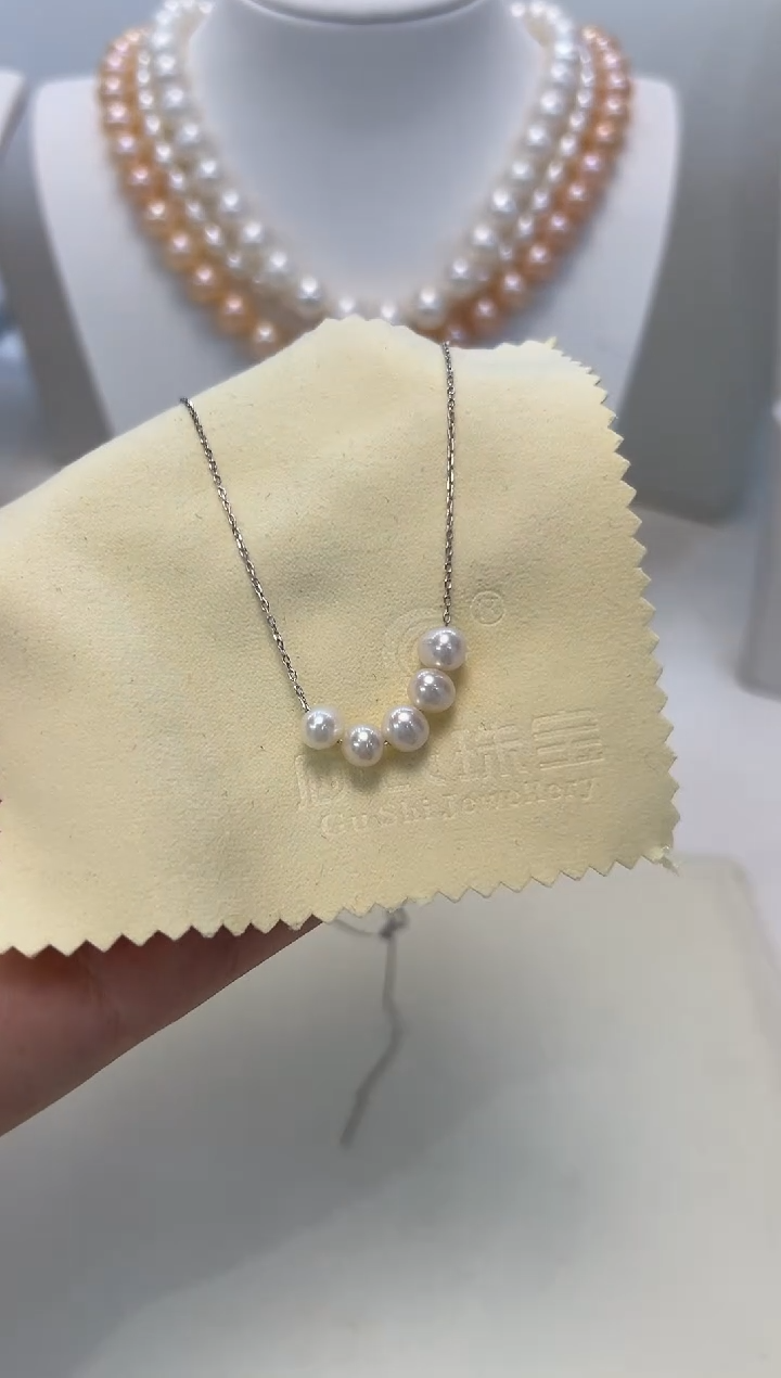 【闪购商品】淡水珍珠颈饰银S925镶嵌五珠微笑