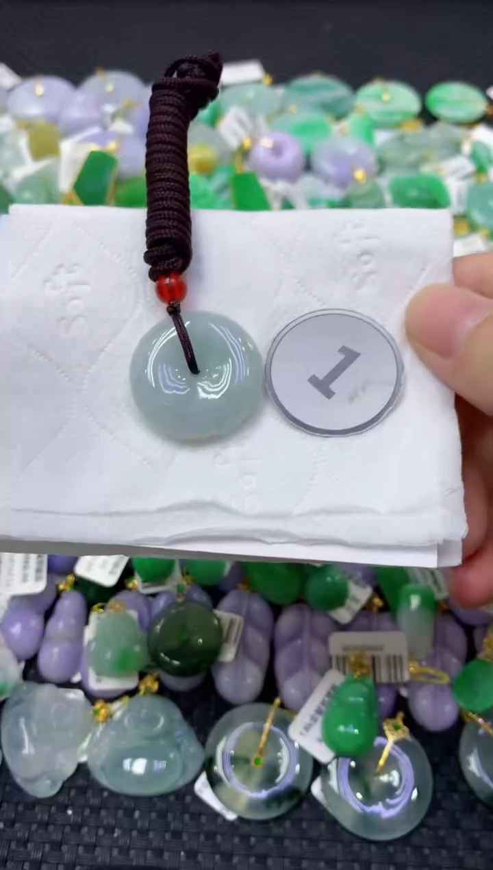 颈饰未镶嵌翡翠天然缅甸翡翠A货