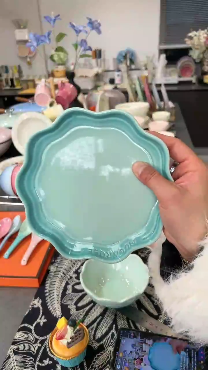【闪购商品】瓷炻彩花边盘18CM-孔雀青
