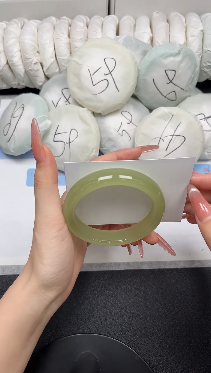 未镶嵌手镯石英质玉17-59.4