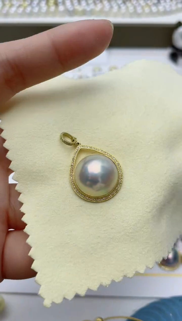 【闪购商品】拼合珍珠（马贝珠）颈饰18K金镶嵌A97