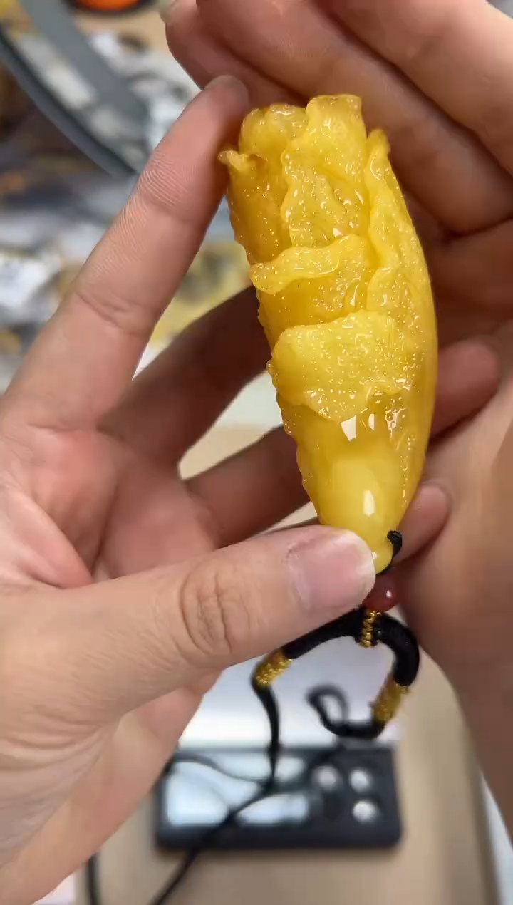 【闪购商品】琥珀裸石未镶嵌蜜蜡吊坠