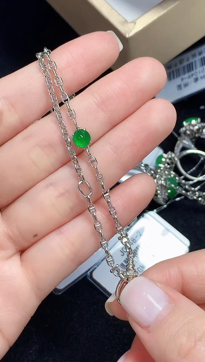 套链18K金镶嵌翡翠多样性发其一