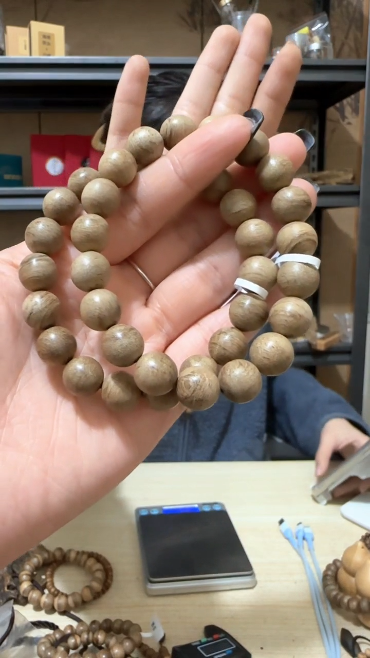 【闪购商品】沉香手串柬埔寨野料手串多样性发一条卡1.0