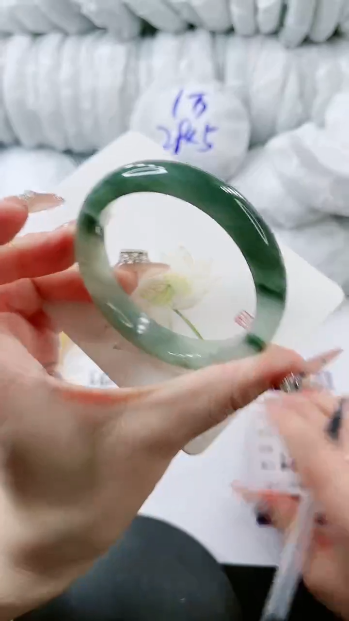 【闪购商品】石英质玉手镯未镶嵌多样性发货L613