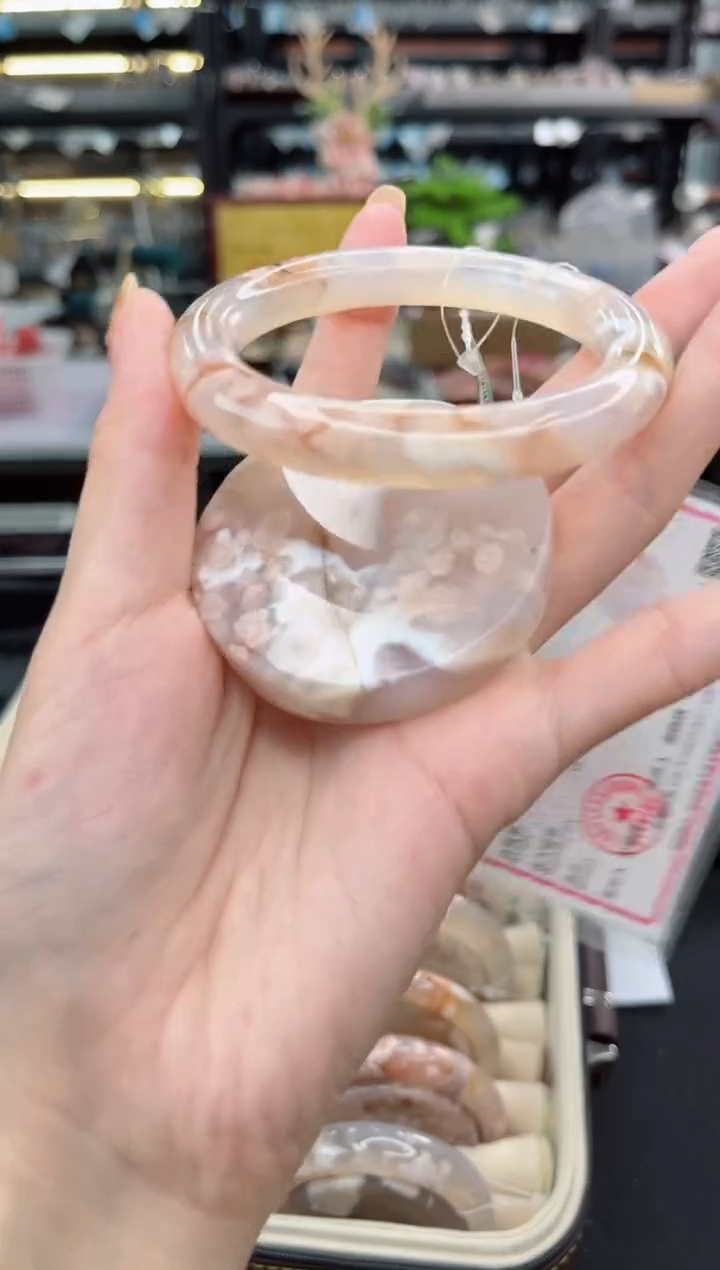 【闪购商品】石英质玉手镯未镶嵌58圈口（赠品镯心）3507803