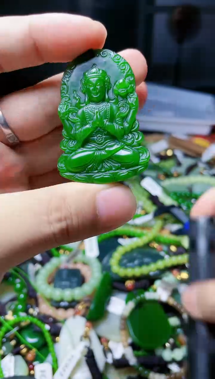 颈饰未镶嵌和田玉1