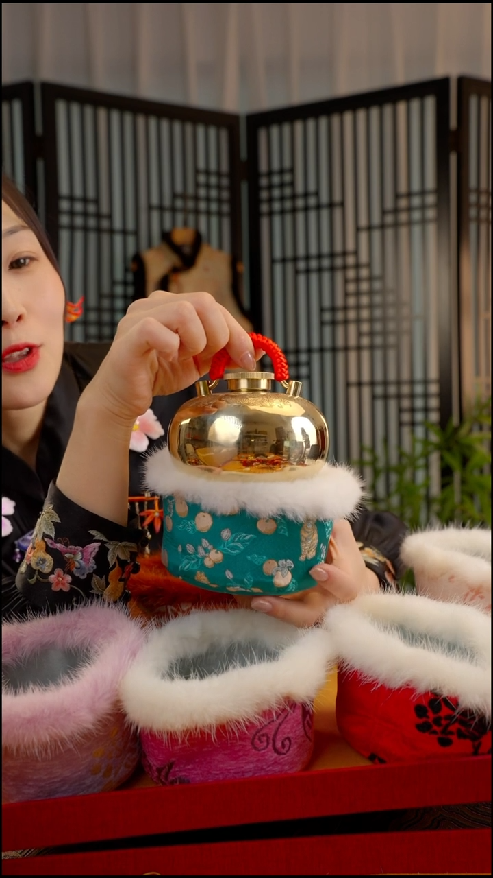 刺绣左***家苏绣非遗绒花饰品