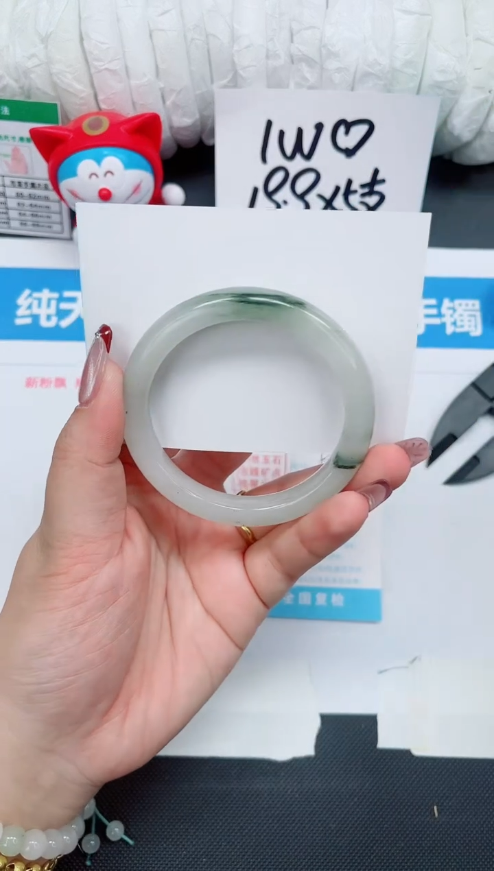 【闪购商品】石英质玉手镯未镶嵌111