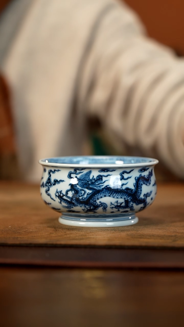 【闪购商品】青花祥云双龙矮炉式杯