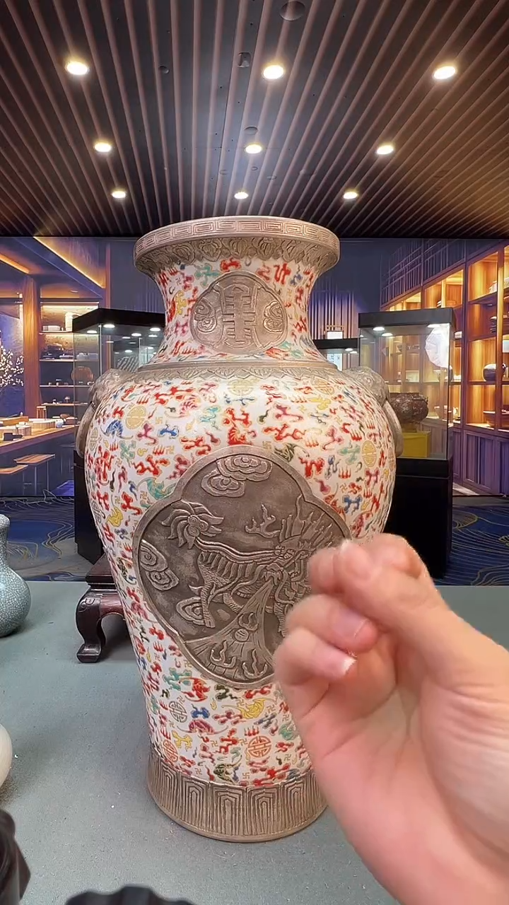经典款景德镇陶瓷瓶16