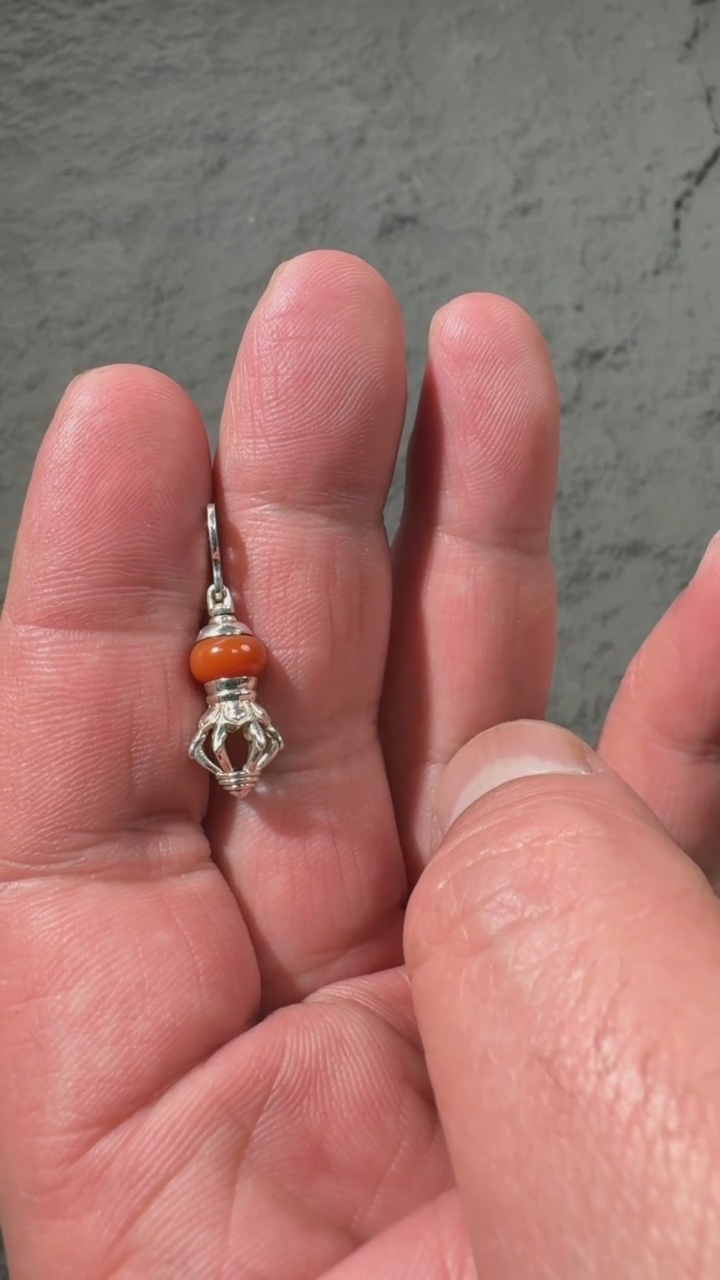 【闪购商品】南红玛瑙侧挂银S925镶嵌柿子红金刚杵侧挂，多样性发货