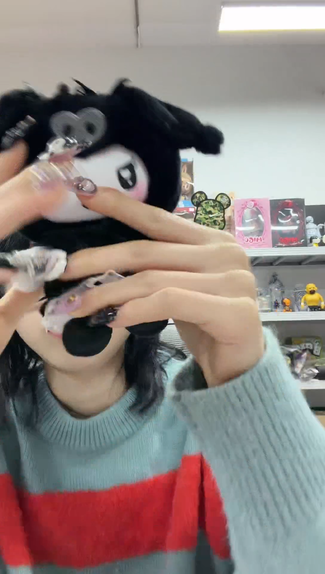 静态1【瑶】酷洛米黑色毛绒挂件一个