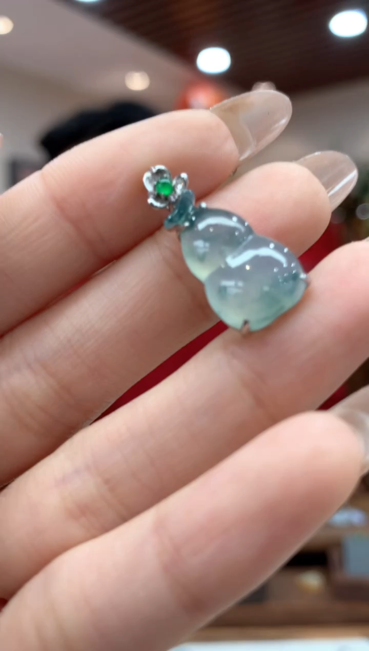 【闪购商品】翡翠吊坠(不含链)18K金镶嵌葫芦
