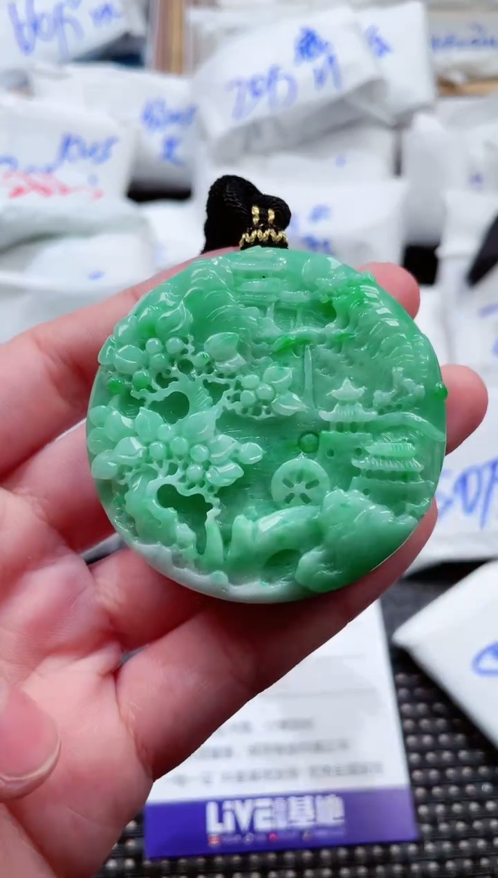 翡翠未镶嵌颈饰00001019