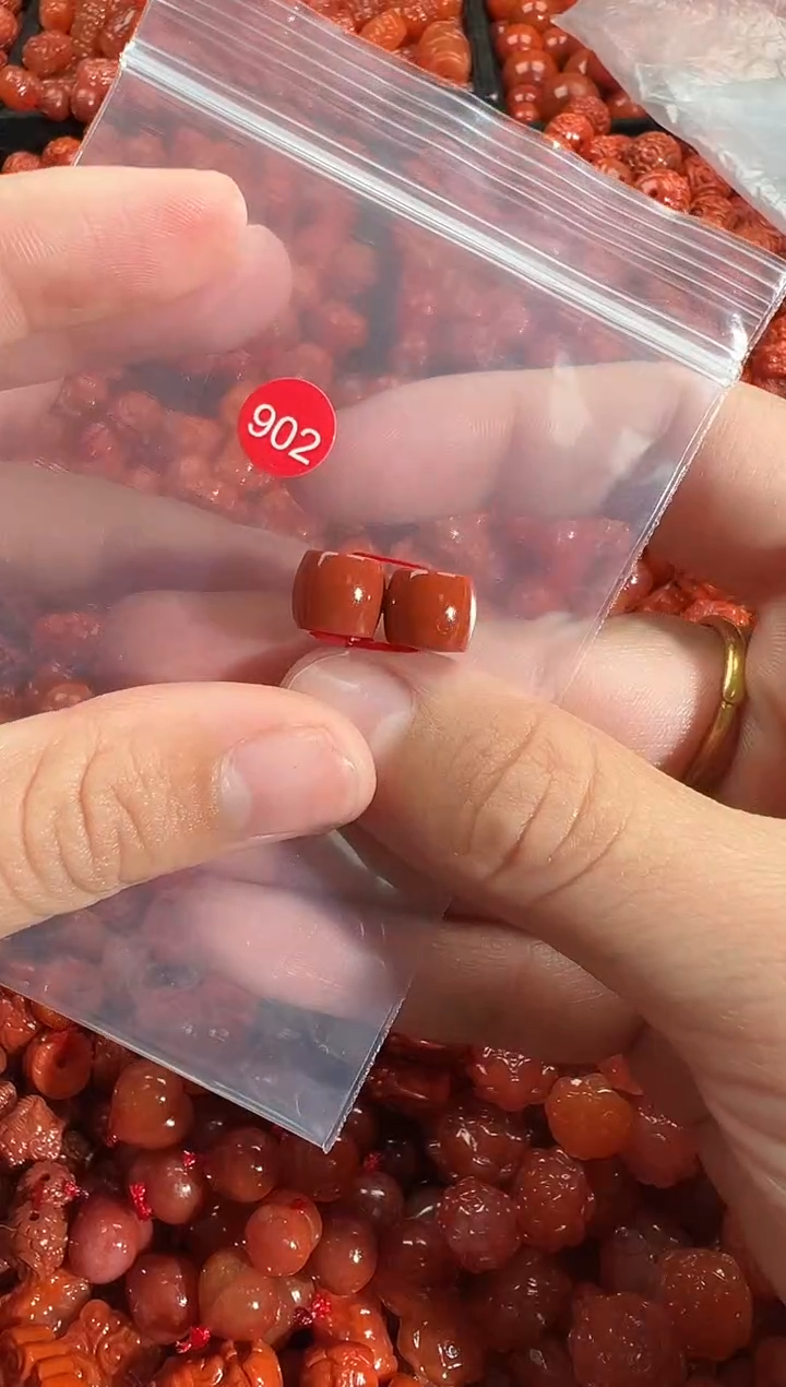 颈饰未镶嵌南红玛瑙1