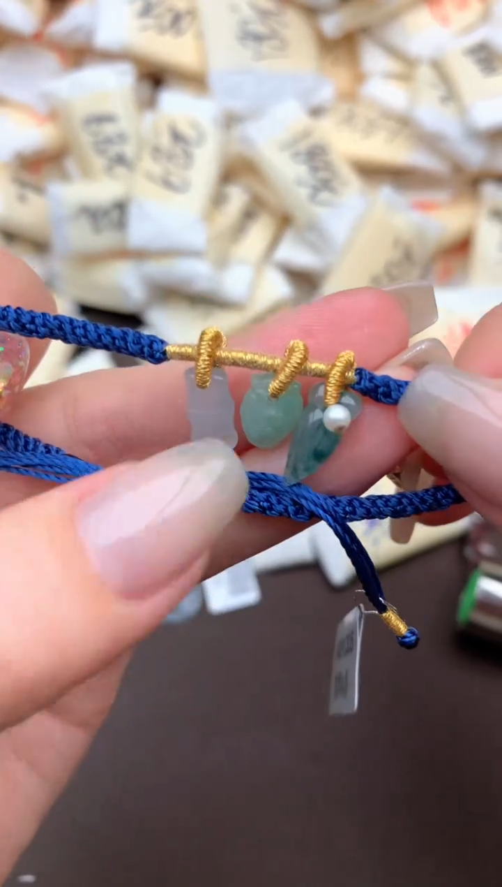 【闪购商品】翡翠挂件未镶嵌—   