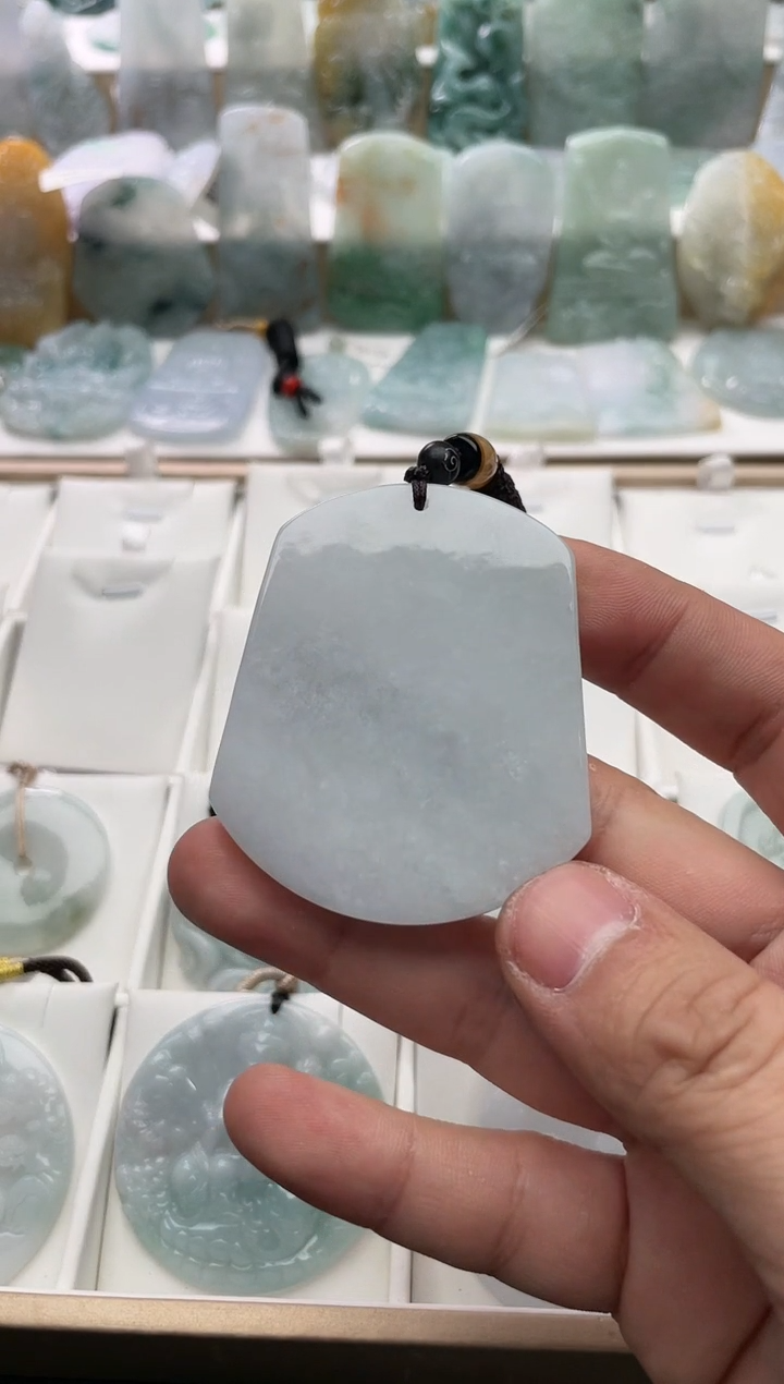 【闪购商品】翡翠颈饰未镶嵌..../2/23/ 115