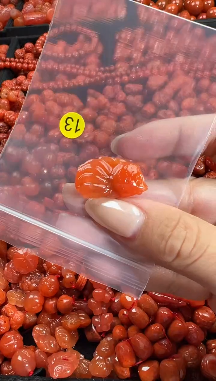 颈饰未镶嵌南红玛瑙1