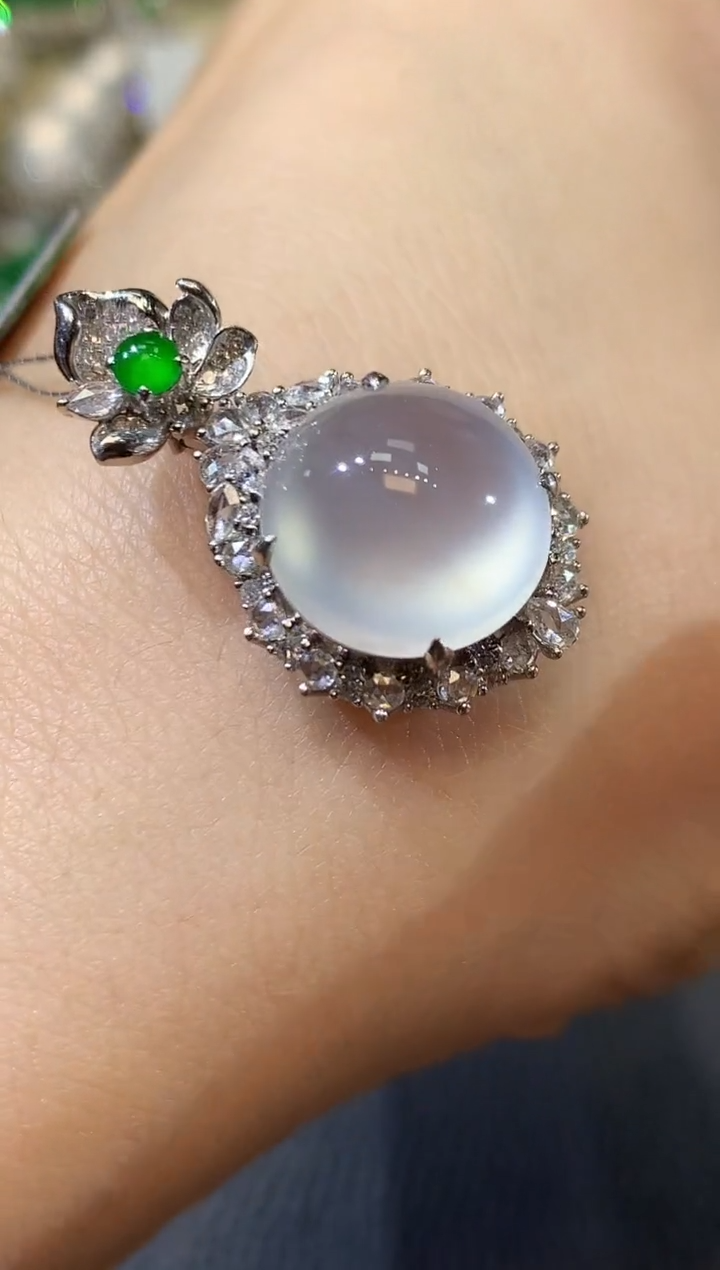 【闪购商品】翡翠吊坠(不含链)18K金镶嵌D50