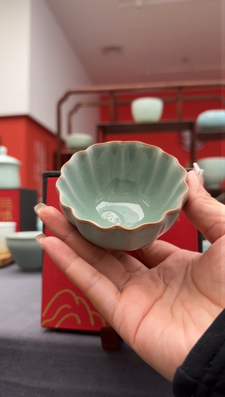 【闪购商品】廷怀窑双色釉菊口杯