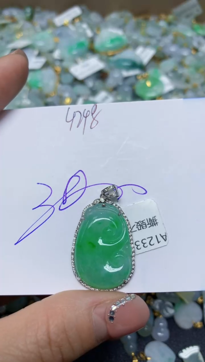 【闪购商品】翡翠挂件18K金镶嵌 天然翡翠A货