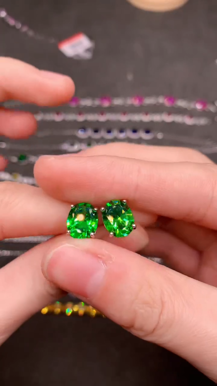 【闪购商品】石榴石（沙弗莱）耳饰银S925镶嵌......