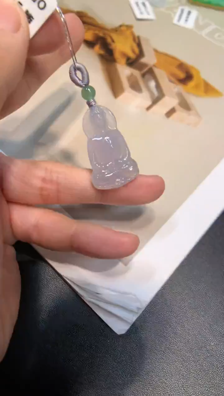颈饰18K金镶嵌翡翠观音