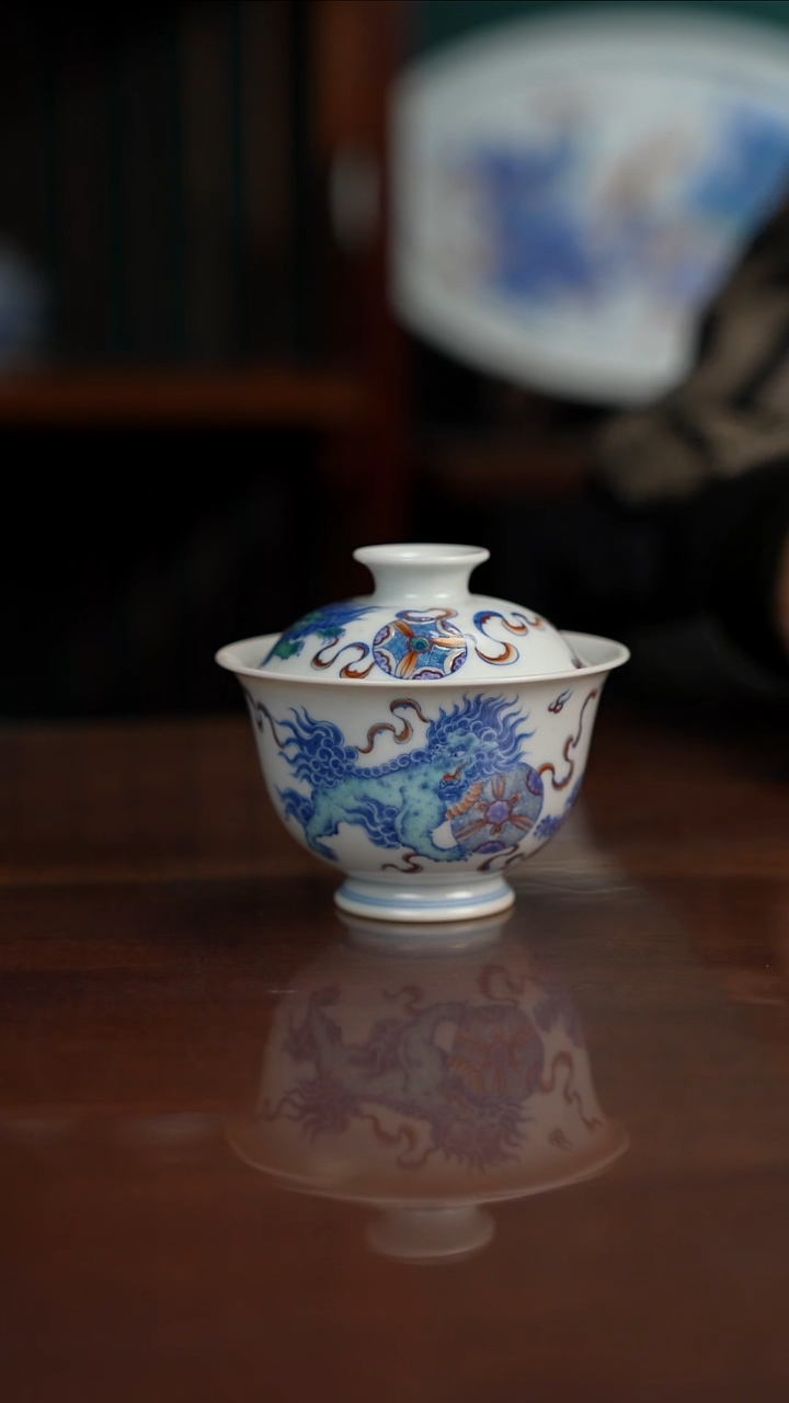 空山明月新斗彩狮子