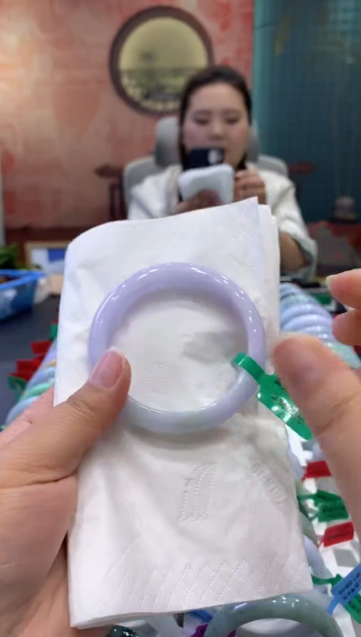 【闪购商品】翡翠手镯未镶嵌多人0008084