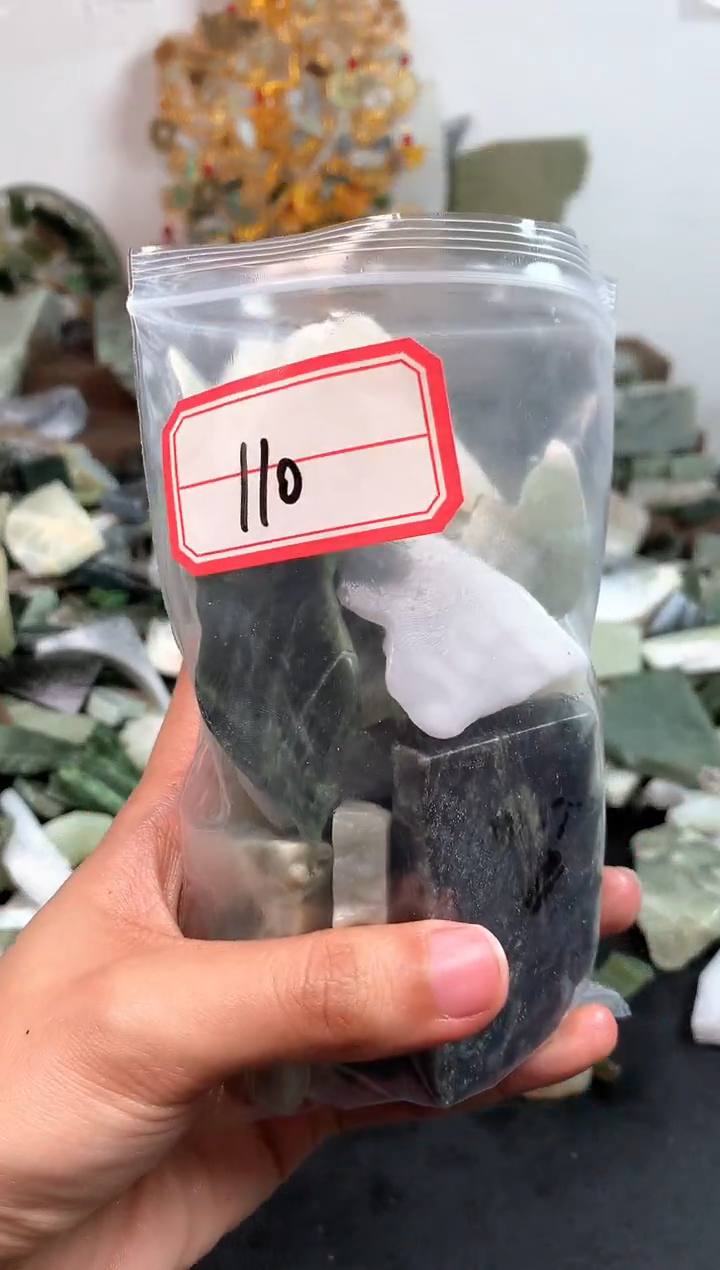 未镶嵌和田玉摆件110