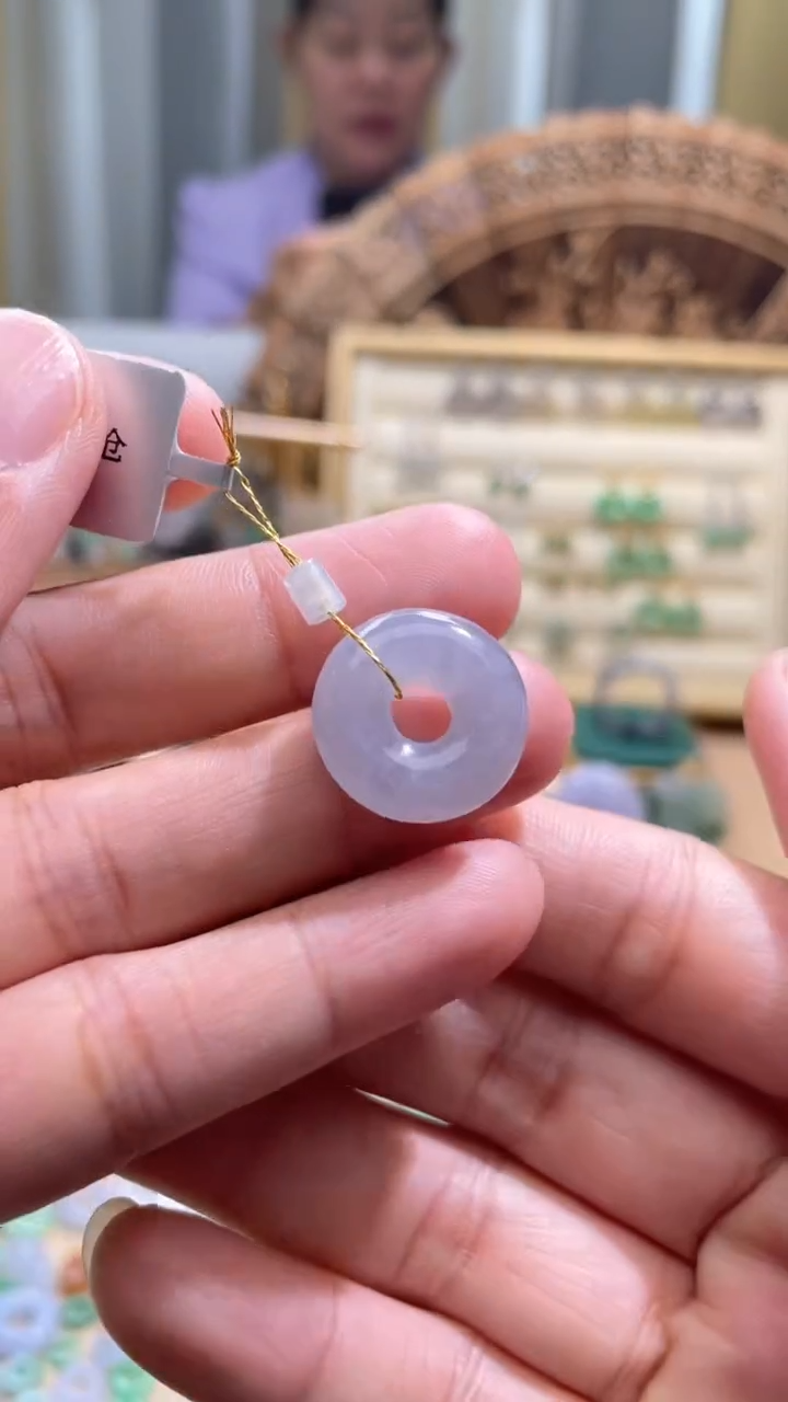 【闪购商品】翡翠颈饰未镶嵌甜甜圈