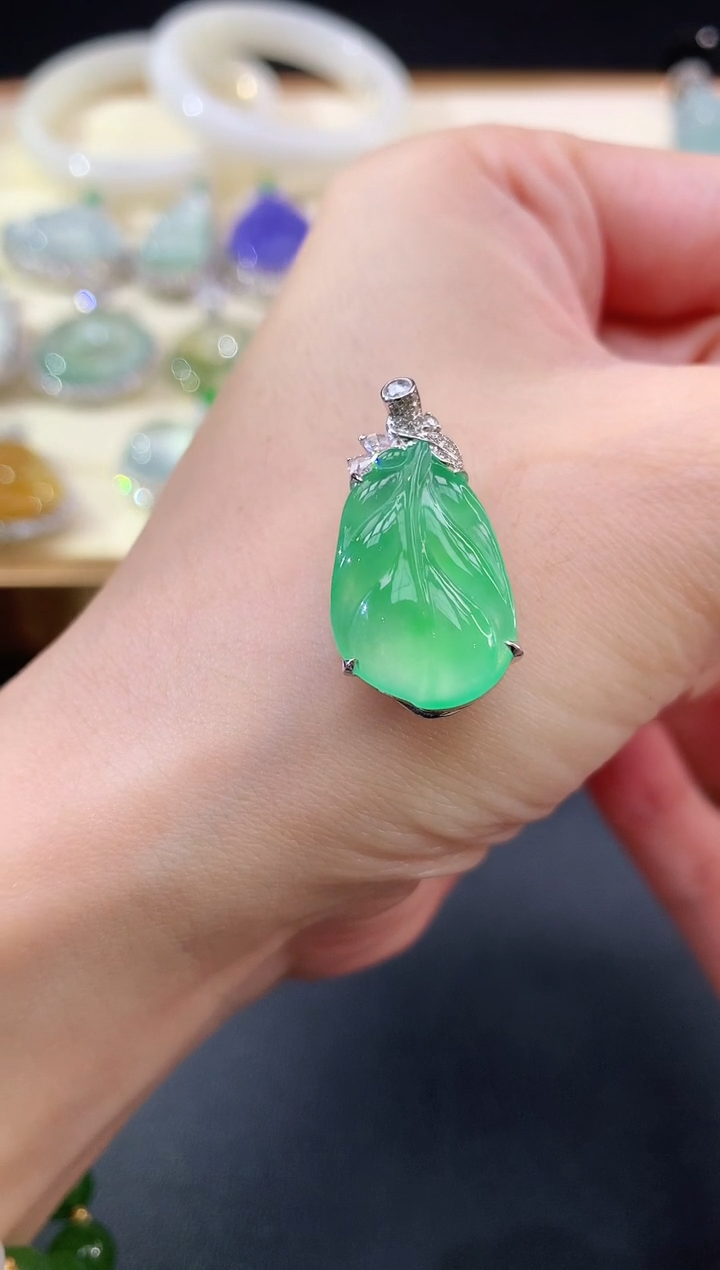 翡翠18K金镶嵌吊坠(不含链)可***你|29800