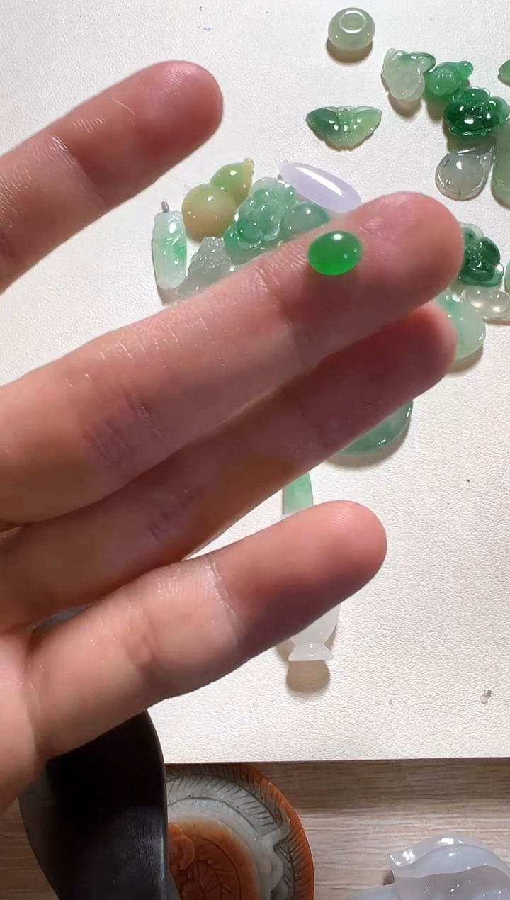 未镶嵌定制翡翠蛋面