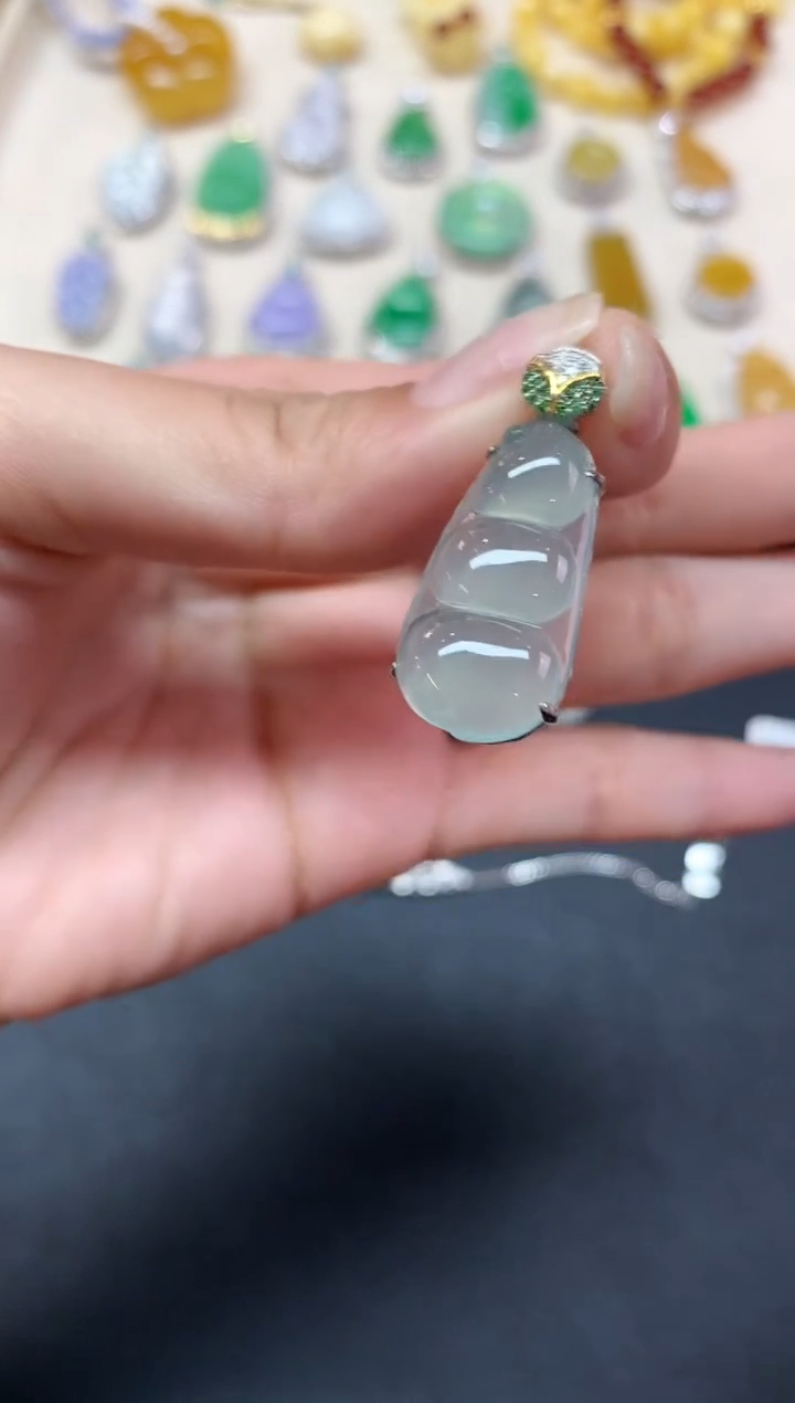 【闪购商品】翡翠吊坠(不含链)18K金镶嵌吊坠A496|3980