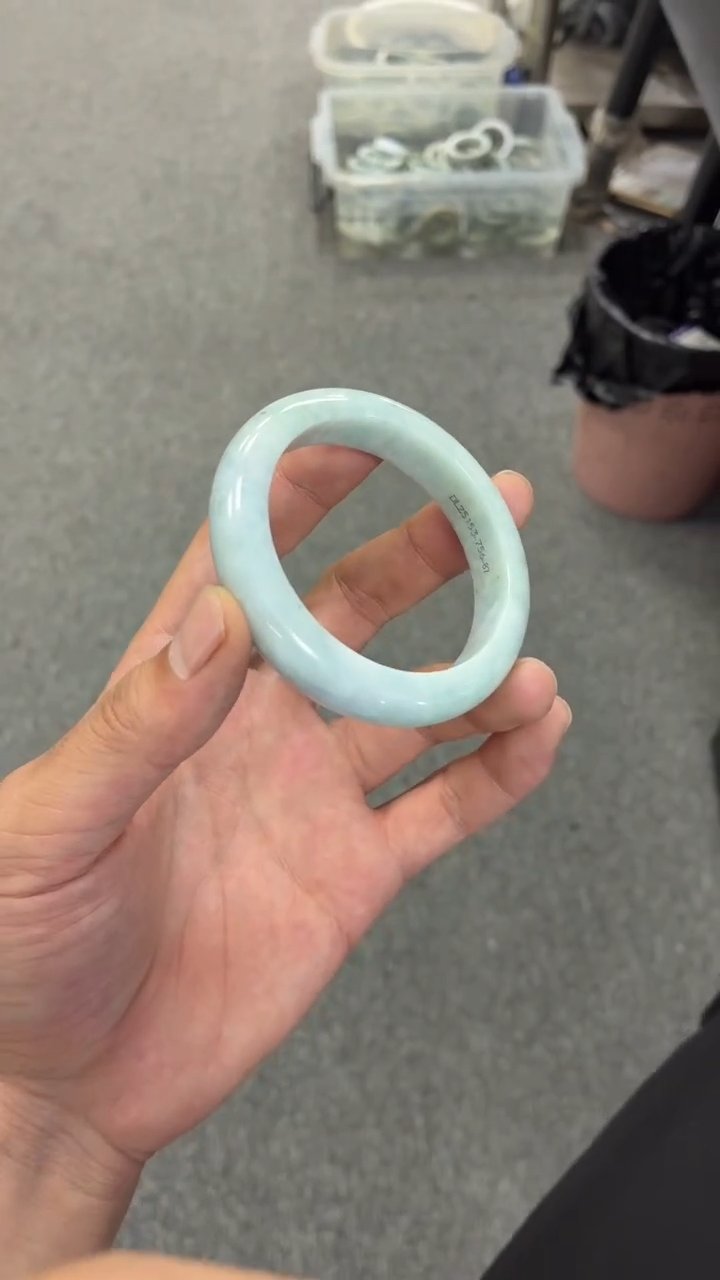 未镶嵌手镯翡翠米*伊翡翠手镯