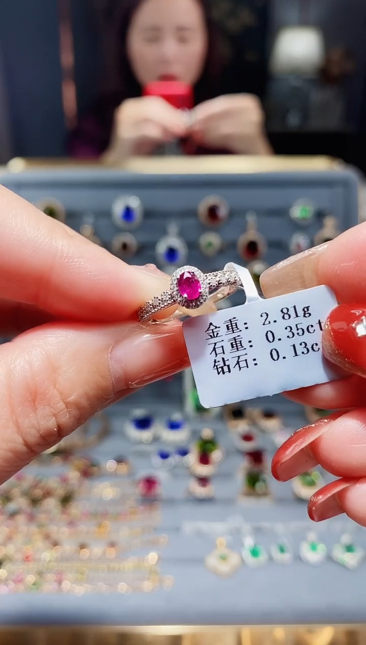 【闪购商品】红宝石戒指18K金镶嵌0.35.