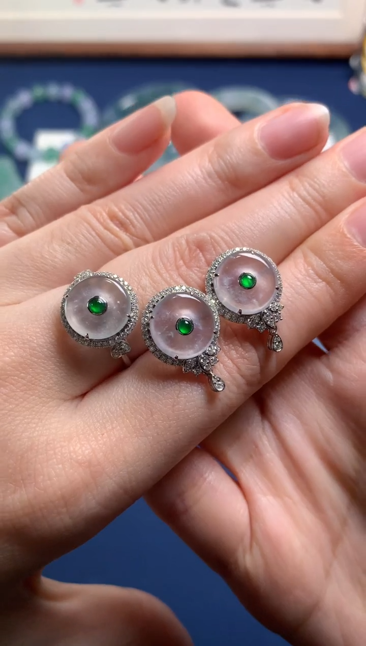 【闪购商品】翡翠颈饰18K金镶嵌0766695821