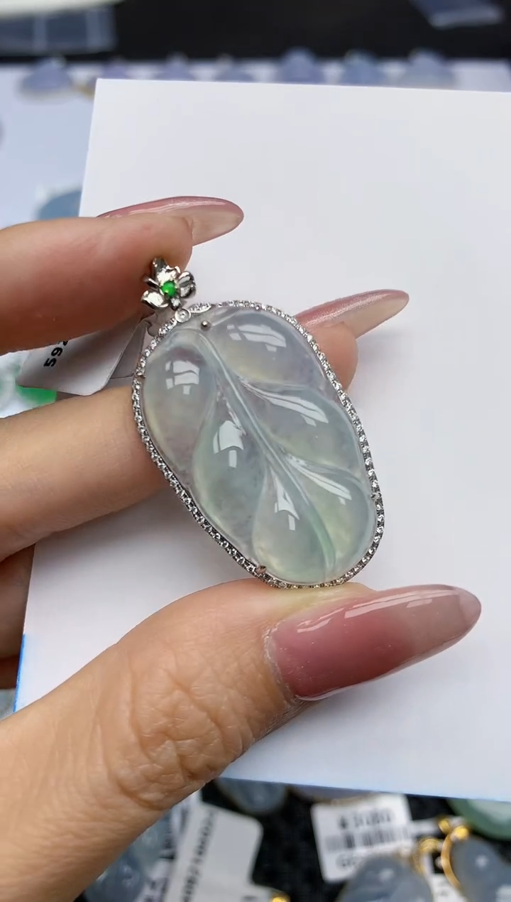 【闪购商品】翡翠挂件18K金镶嵌天然翡翠A货