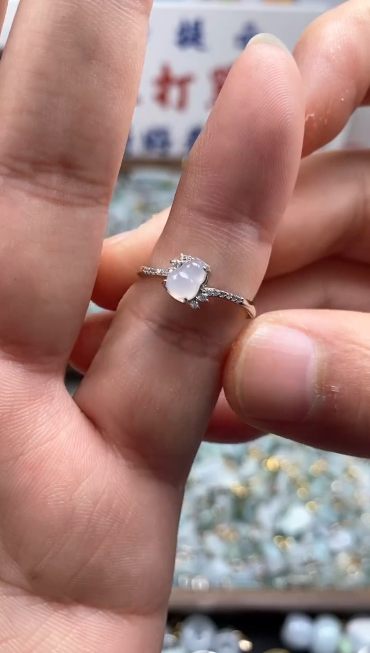 【闪购商品】翡翠颈饰未镶嵌哥哥